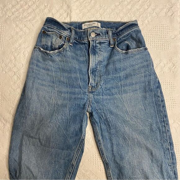 A&F The 90’s Straight Ultra High Rise Curve Love Jeans 2 R 26 Abercrombie Fitch - Picture 5 of 14